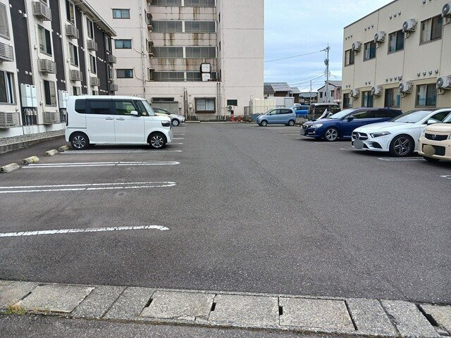 ベルセレーネ成和の駐車場|駐車場があります