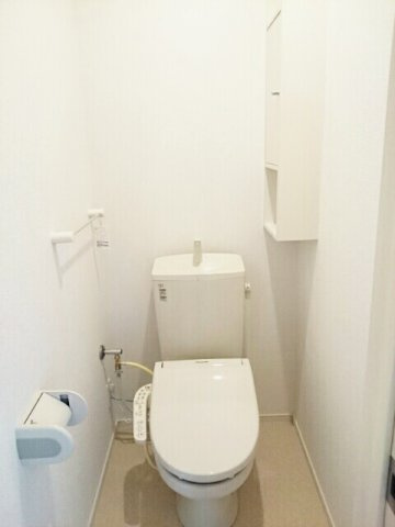 ベルセレーネ成和のトイレ|落ち着いた色調のトイレです