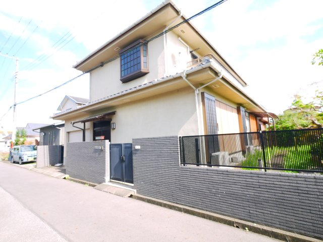 茂原市渋谷　中古戸建の外観|2LDK+1LDK 2世帯住宅 リモコン付ビルトインガレージ 都市ガス スーパーベイシア徒歩約7分
