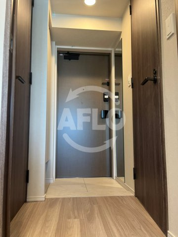 シーズンフラッツ南森町PREMIERの玄関