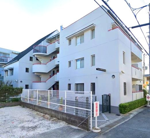 コスモ住吉川の外観|阪神線住吉駅・JR線住吉駅が徒歩圏。各方面アクセスがいい住居は日々の生活を助けてくれますね。
