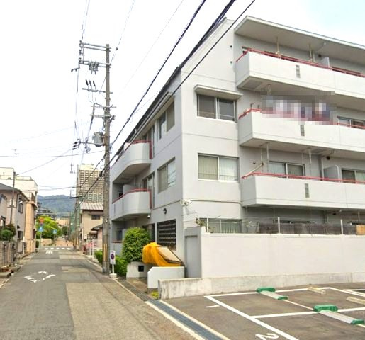 コスモ住吉川の外観|通勤にも外出にもアクセス良好。家族でおでかけすることも増えそうですね。