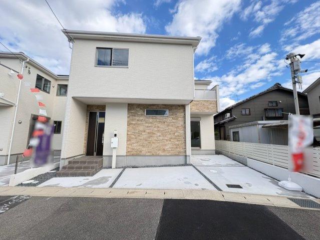 完成物件につき即入居可能●リビング広々１８.６帖の４ＬＤＫ●駐車２台可能●伏見区羽束師古川町１期