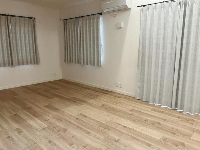 大室戸建の寝室|使い勝手のいい寝室です