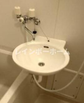 ピアヒルズ松戸の洗面所|広い洗面スペース