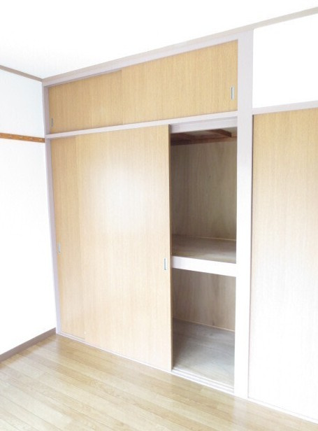 弥生町第２ローヤルコーポの収納