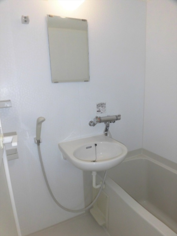 西東京市柳沢５丁目の賃貸マンションの浴室