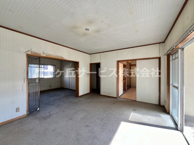 【居間・リビング】 | 磐田市見付河原町　中古住宅 | LDK17.8帖
