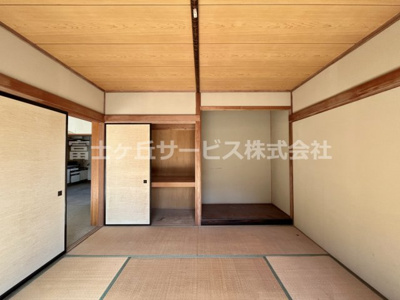 【和室】 | 磐田市見付河原町　中古住宅 | 床の間と押入れがあります