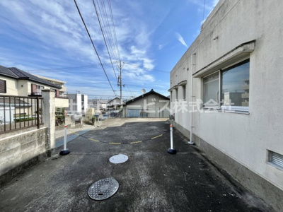 【駐車場】 | 磐田市見付河原町　中古住宅 | 2台駐車可能