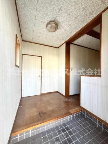 【玄関】 | 磐田市見付河原町　中古住宅 | 玄関です