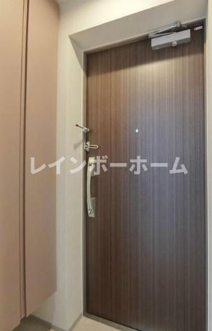 Pair FLATの玄関