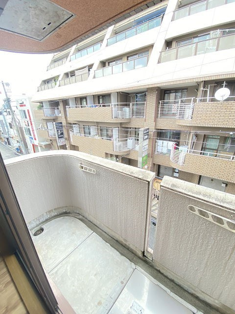 尼崎市神田中通３丁目の賃貸マンションのバルコニー|陽当たり良好なバルコニーです