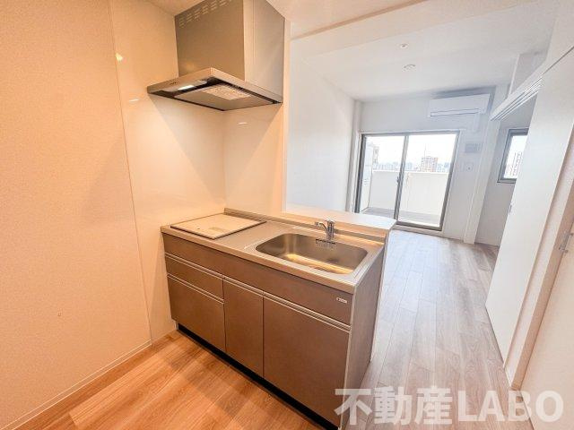 セレニテ難波西アリエのキッチン