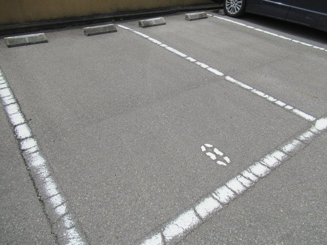 ソレイユ霞ヶ丘の駐車場