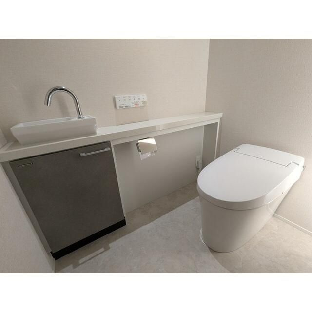 ステラメゾン碑文谷のトイレ|落ち着いた色調のトイレです