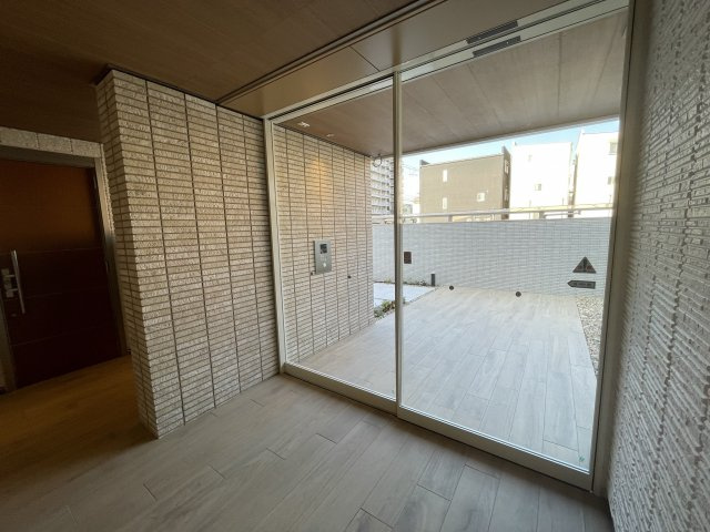 シャーメゾンshin-osaka westのエントランス