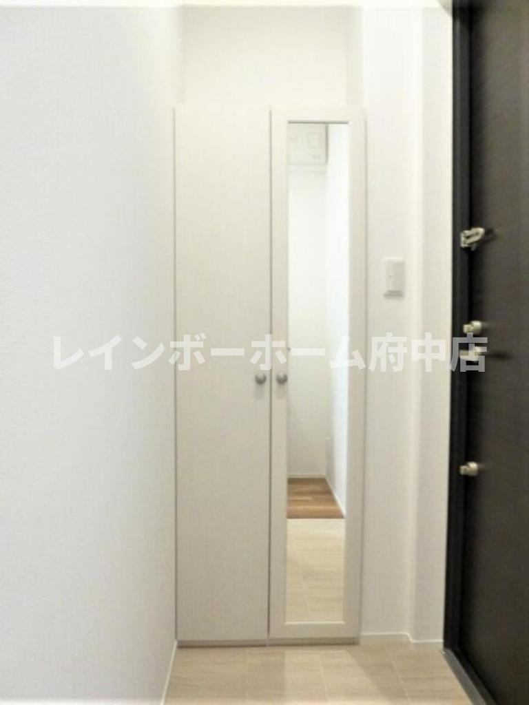 ル エラブルの玄関