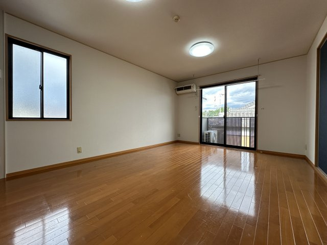 VILLA川辺Ⅱの居間・リビング