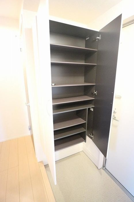 Crestia　東園田の玄関