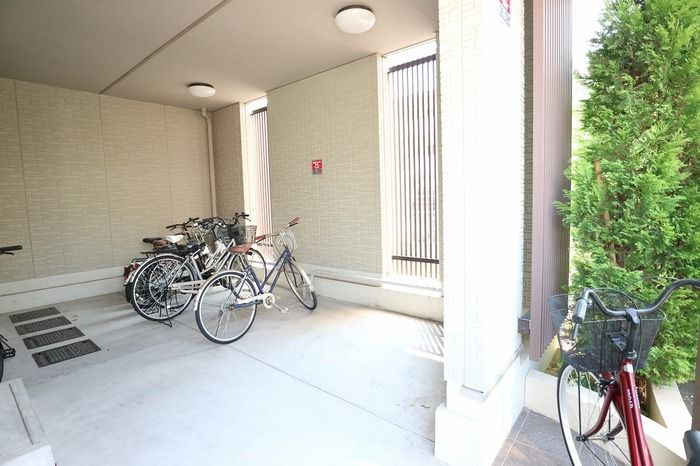 Crestia　東園田のロビー