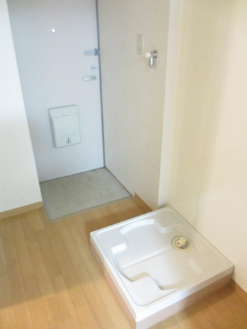 ＥＶＥＲＴＯＷ　Ｌｉｂｅｒｏ　ＳＨＩＭＯＴＡＫＡＩＤＯの玄関|　※他号室の参考写真です。