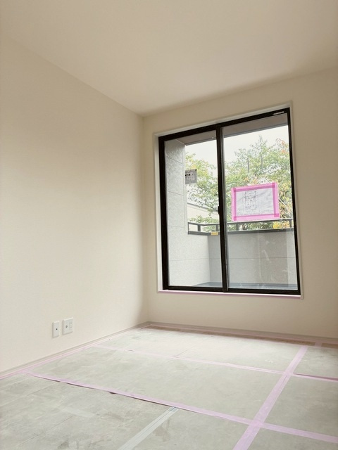 草加市北谷1丁目 新築分譲住宅 全2棟 1号棟の洋室