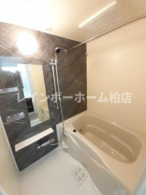特典：仲介手数料が50％OFFです‼の浴室|追い焚き機能・浴室乾燥機があります