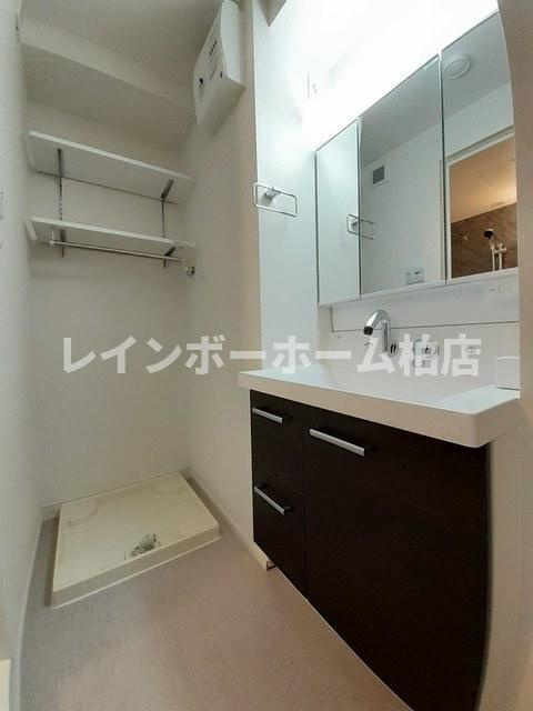 特典：仲介手数料が50％OFFです‼の洗面所|シャワー付き洗面台です