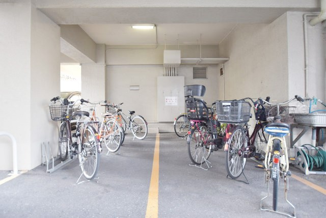 【駐輪場】 | シャンボール旗の台 | 駐輪場スペース。空きの有無などは、個別にお問合せください。～即日のご見学可能～　お問合せはお気軽に。