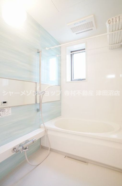 ニュークレセントの浴室