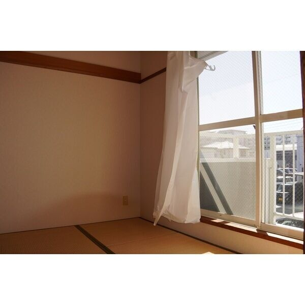 シャトレ城南Aの和室
