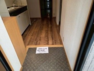 ブランドール千歳の玄関
