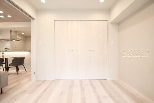 【子供部屋】 | ロイヤルハイツ三田 | 暮らしやすさがイメージしやすい居室の様子。～即日のご見学可能～　お問合せはお気軽に。