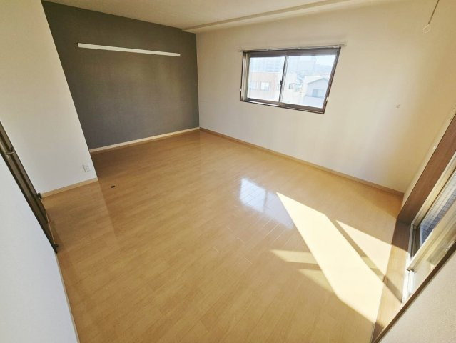ハピネス北田町の洋室