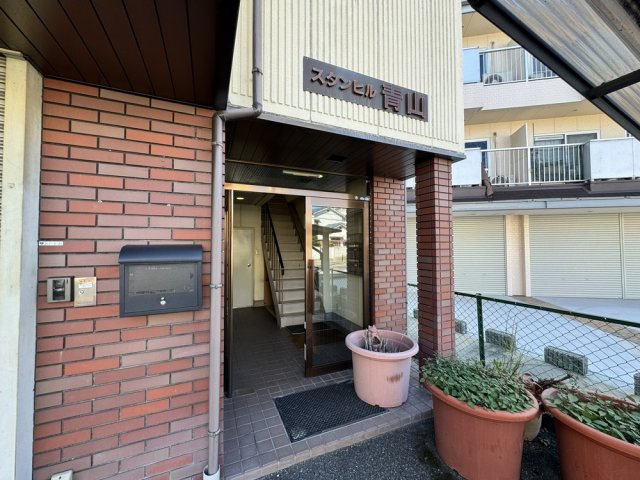 スタンヒル青山のエントランス