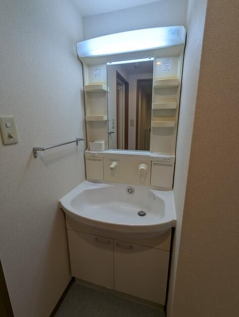 アンフオーラメグロの洗面所|コンパクトで使いやすい洗面所