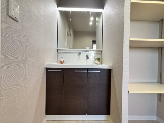 明石市大久保町福田1丁目戸建の独立洗面台