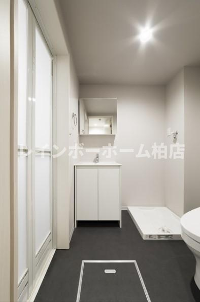 新柏テラスの洗面所|脱衣スペースもあります
