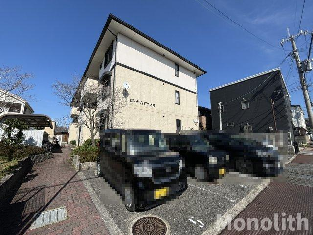 ピーチハイツ上町の駐車場