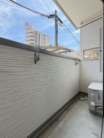 フジパレス遠里小野Ⅲ番館のバルコニー