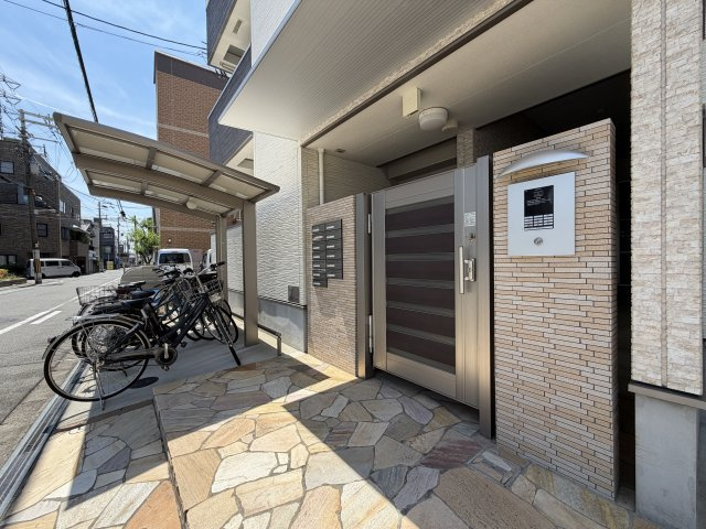 フジパレス遠里小野Ⅲ番館のエントランス