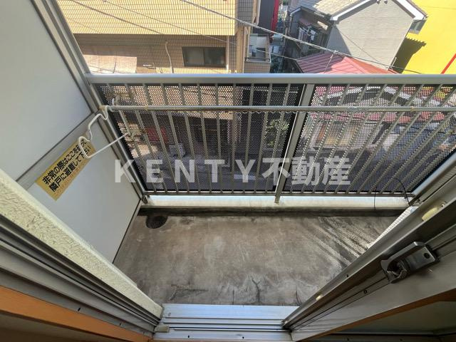 【バルコニー】 | ステーションコーポ平和島 | バルコニーからの眺めを楽しみながら食事をしませんか