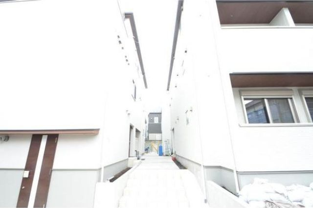 ＷＯＯＤ　ＨＯＵＳＥ　ＷＥＳＴのエントランス