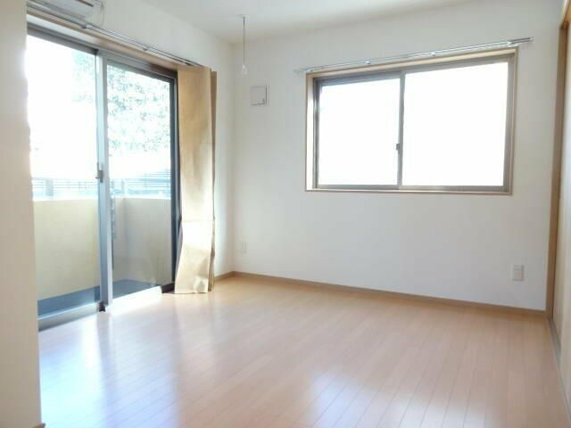 ＲＵＨＥ　ＨＡＵＳ（ルーエハウス）の居間・リビング