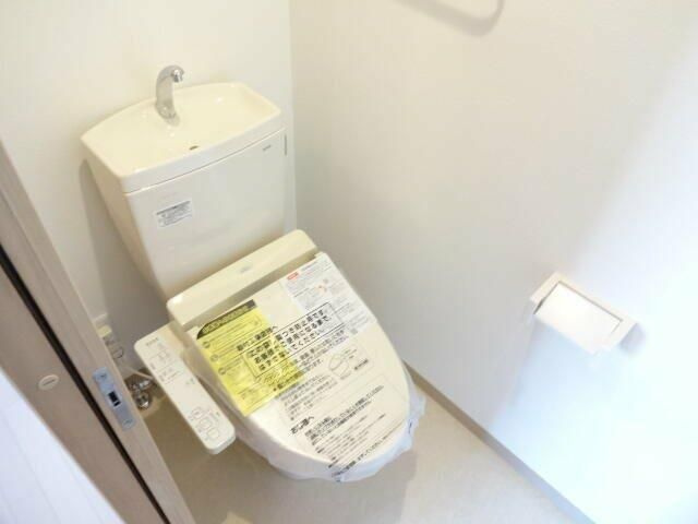 ＲＵＨＥ　ＨＡＵＳ（ルーエハウス）のトイレ