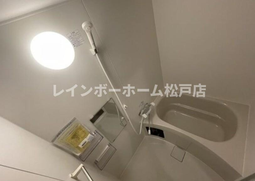 特典：仲介手数料が半額です!!の浴室|ゆったり過ごせるお風呂です