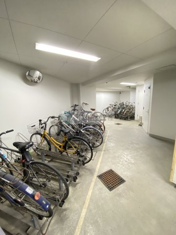 駒込レジデンス壱番館の駐車場