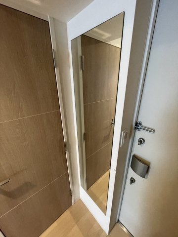 マリンズ心斎橋Ⅲの収納|マリンズ心斎橋 III　玄関から
