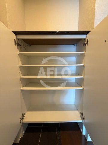 フロンティアコート堺筋本町の収納|フロンティアコート堺筋本町　シューズボックス